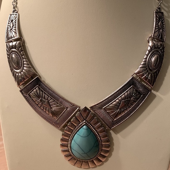 Costume jewelry faux turquoise necklace, adjustable fashion jewelry statement Pc - Picture 3 of 4